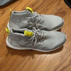 Adidas UltraBoost Mid multicolored Gray